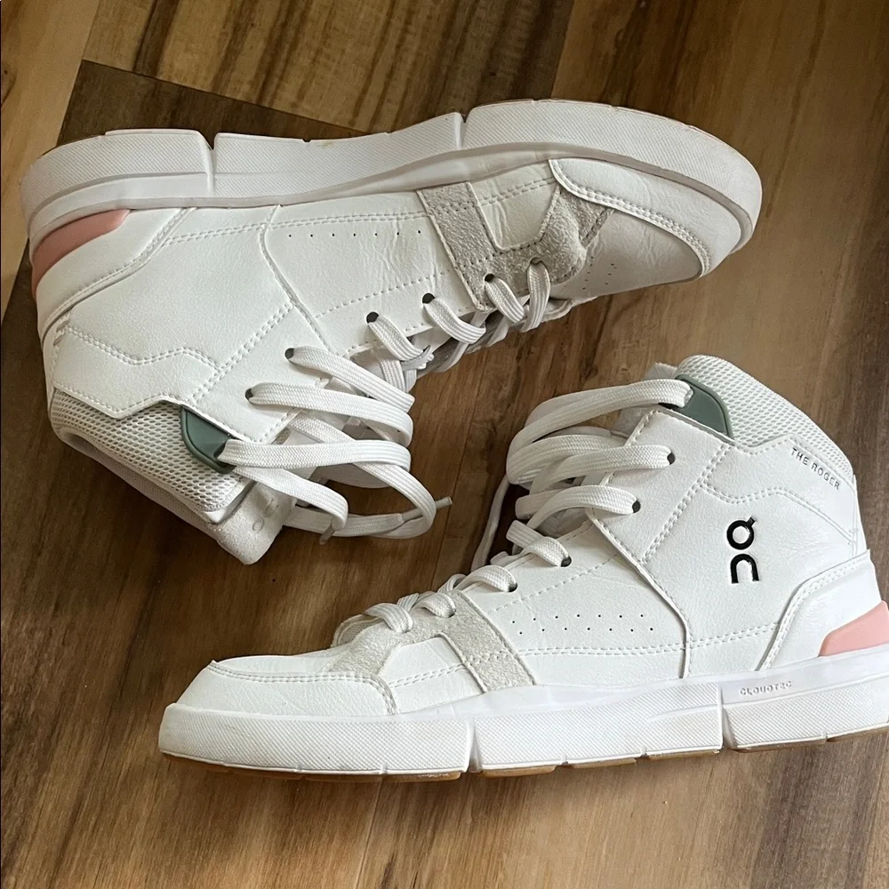 On‎ Cloud The Roger White High-Top Sneakers Women’s 8.5 EUC